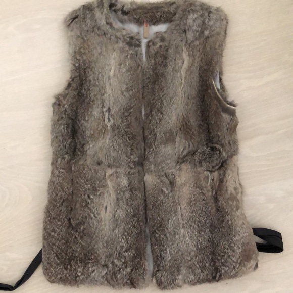 Indress Rabbit fur vest with pockets and tie - Picture 6 of 11